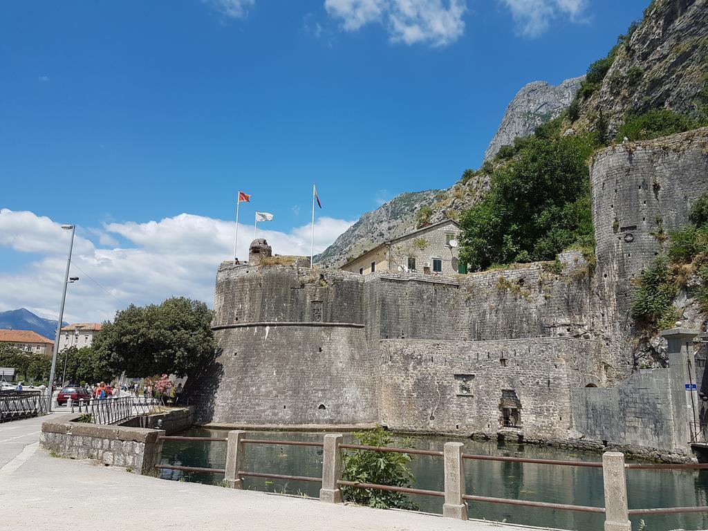 S&I Room Kotor Exterior photo